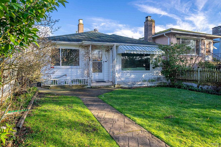 5324 Rhodes Street Vancouver, BC - 2