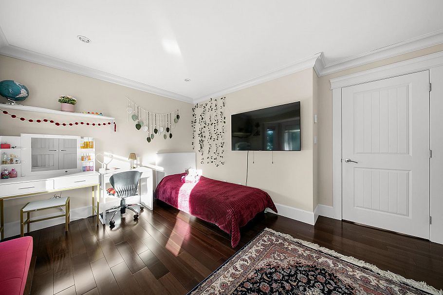 3263 Norwood Avenue North Vancouver, BC - 32