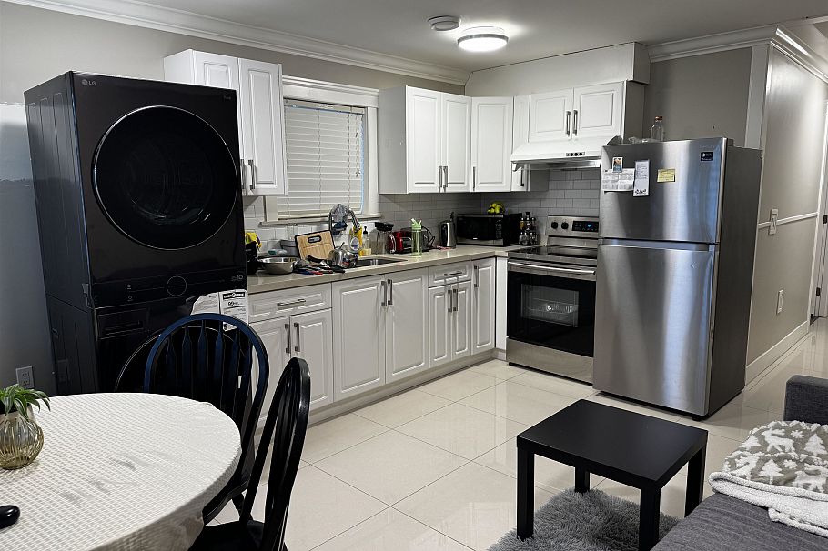 1865 E 37th Avenue Vancouver, BC - 8