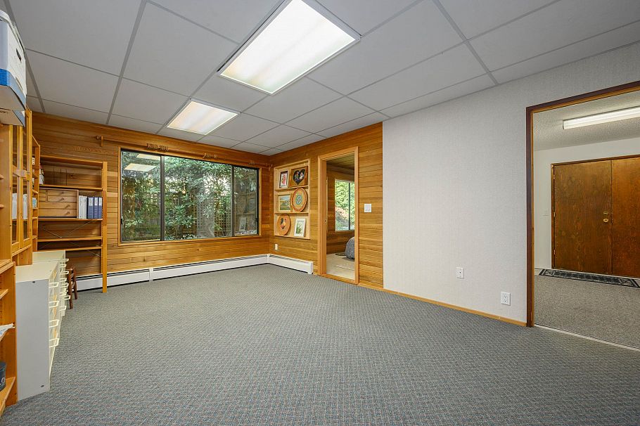 1720 Scott Road North Vancouver, BC - 25