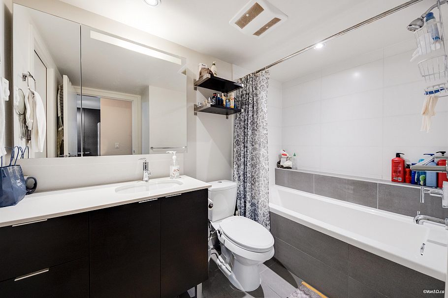 408 1673 Lloyd Avenue North Vancouver, BC - 18