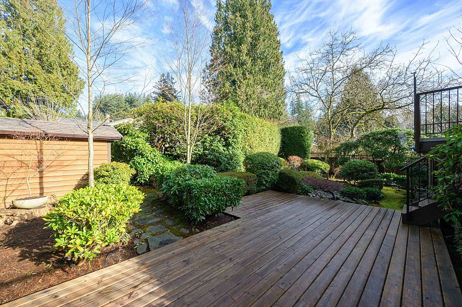 1720 Scott Road North Vancouver, BC - 31