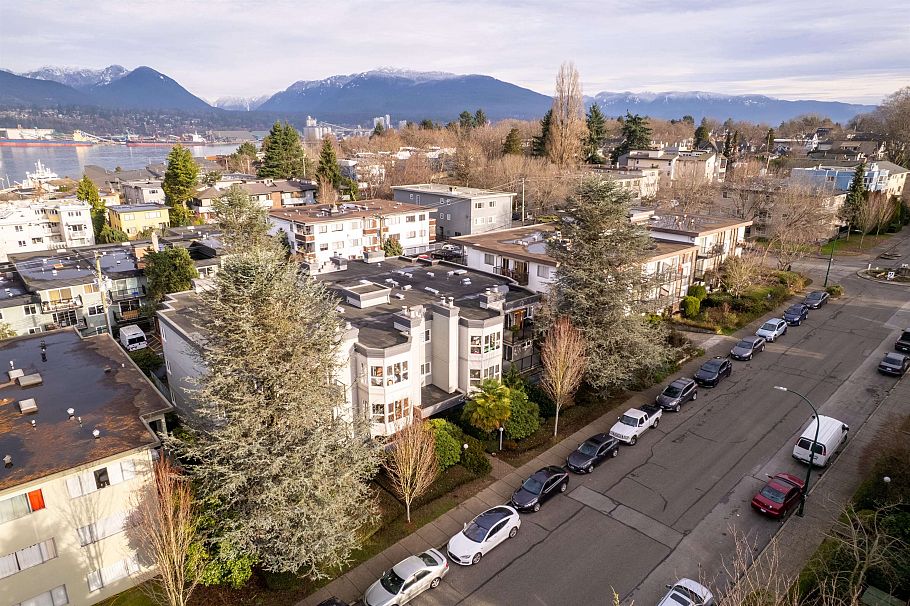 208 2255 Eton Street Vancouver, BC - 23