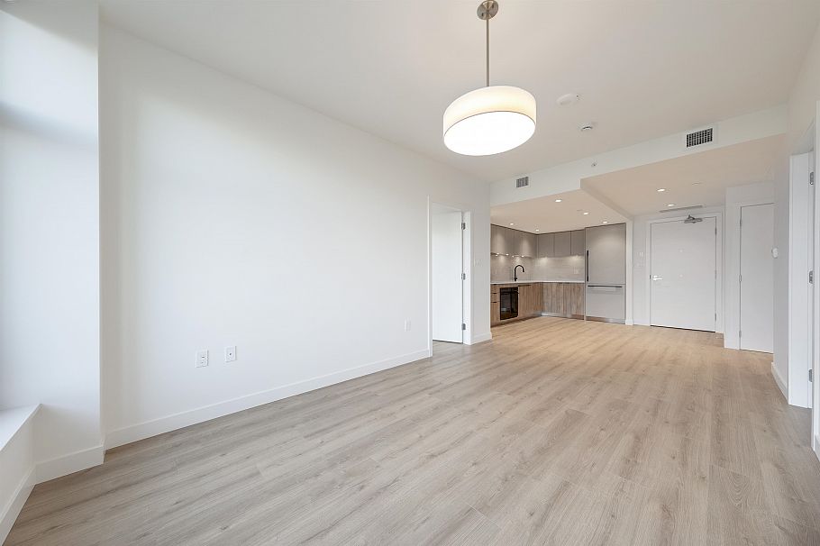 307 755 Harbourside Drive West Vancouver, BC - 13