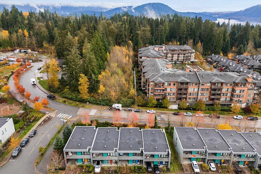 3 3595 Salal Drive North Vancouver, BC - 24