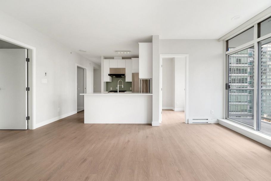 907 480 Robson Street Vancouver, BC - 2