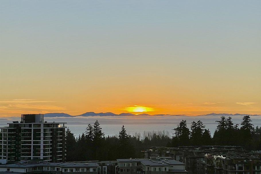 1602 3487 Binning Road Vancouver, BC - 1