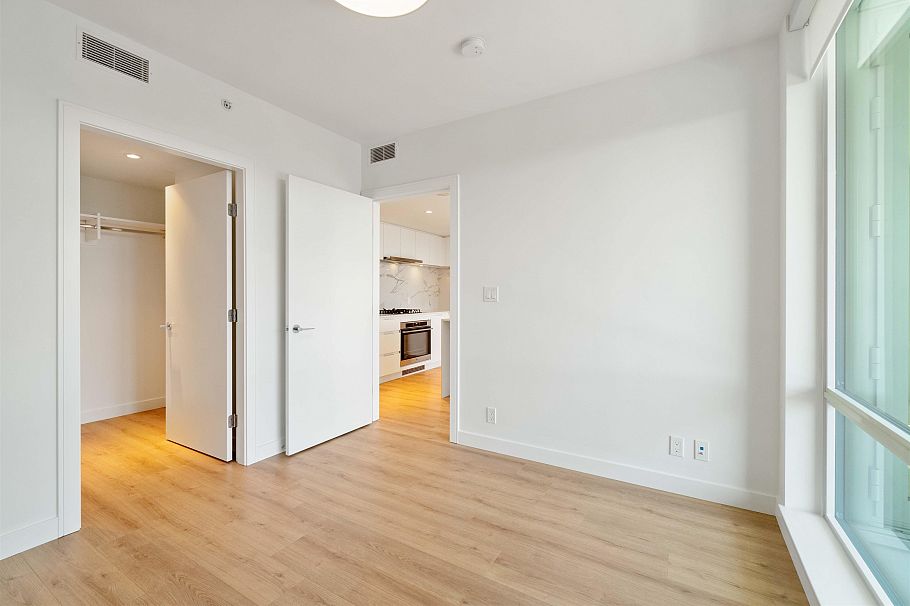 2304 1500 Fern Street North Vancouver, BC - 25