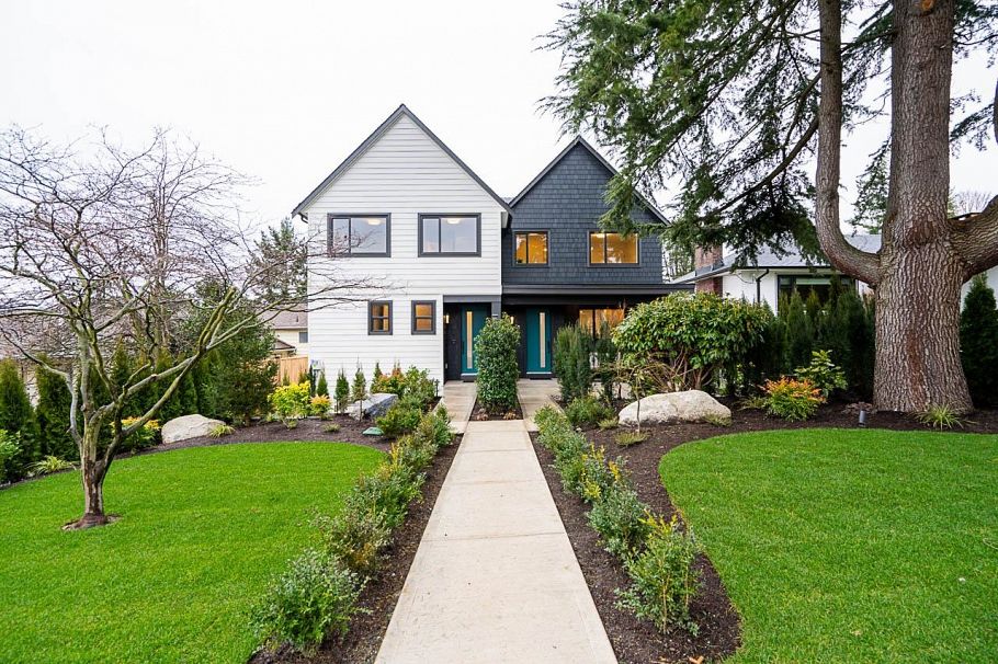 3537 Cambridge Street Vancouver, BC - 1