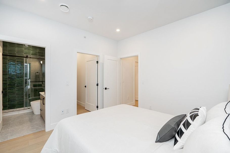 2 2753 Nanaimo Street Vancouver, BC - 13