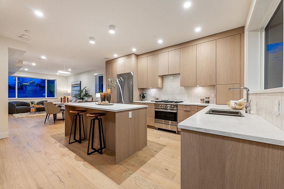 3537 Cambridge Street Vancouver, BC - 13