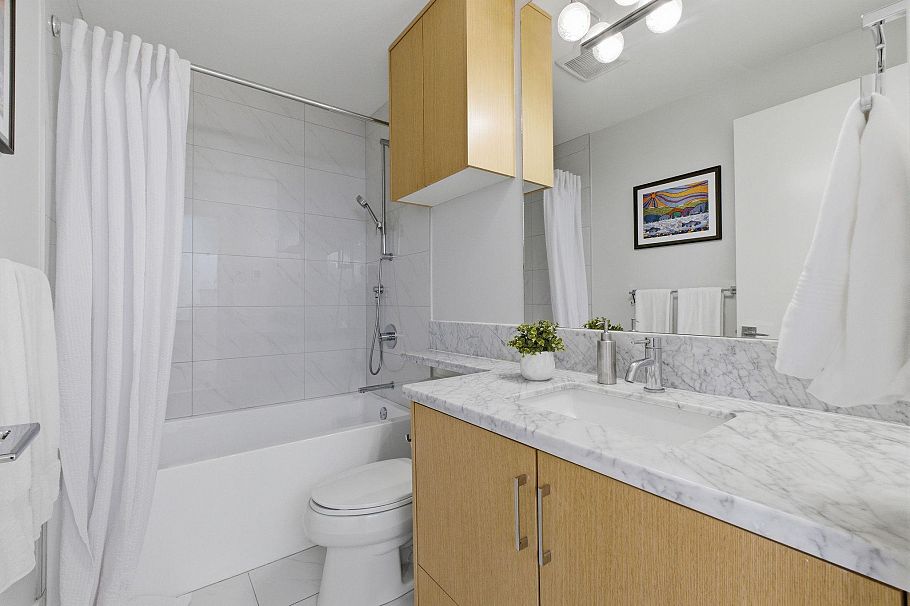 255 E 6th Street North Vancouver, BC - 20