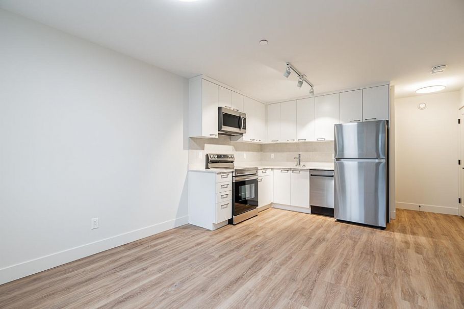 3537 Cambridge Street Vancouver, BC - 32