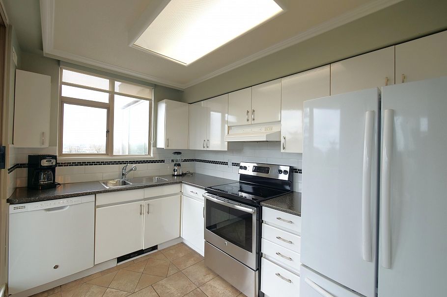 1213 1327 E Keith Road North Vancouver, BC - 6