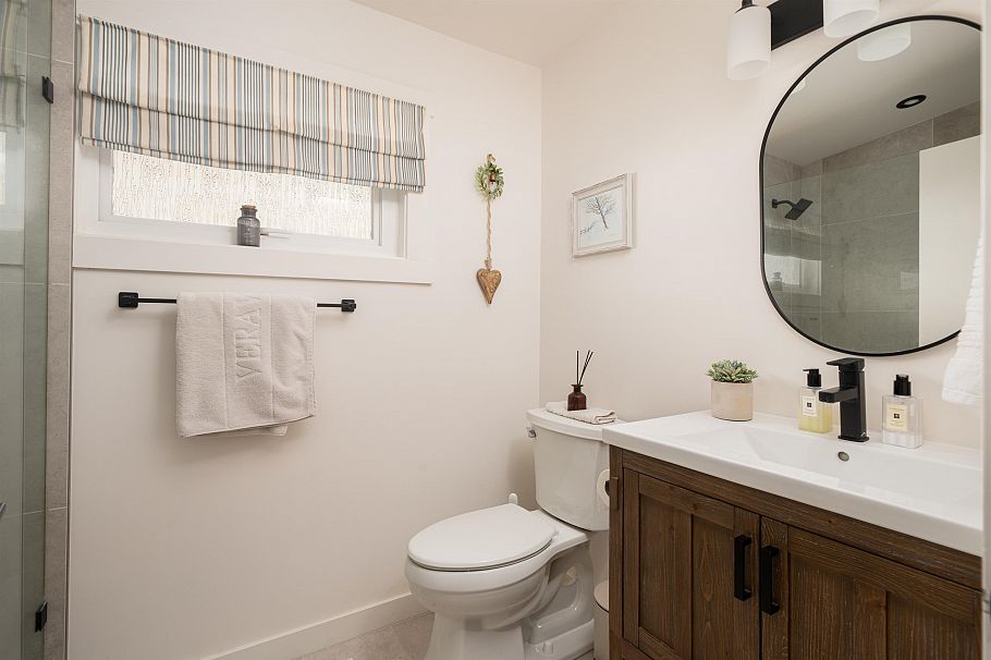 3642 Sykes Road North Vancouver, BC - 21