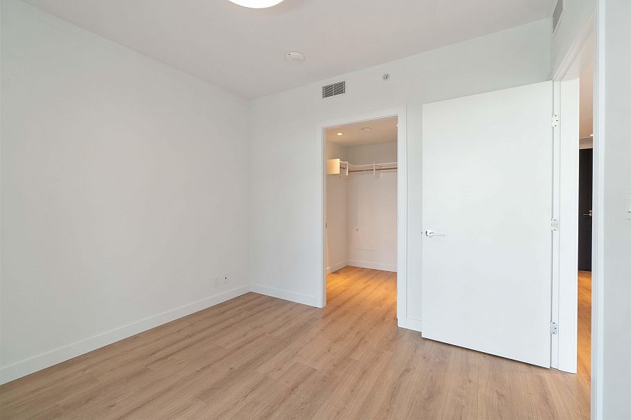 2304 1500 Fern Street North Vancouver, BC - 24