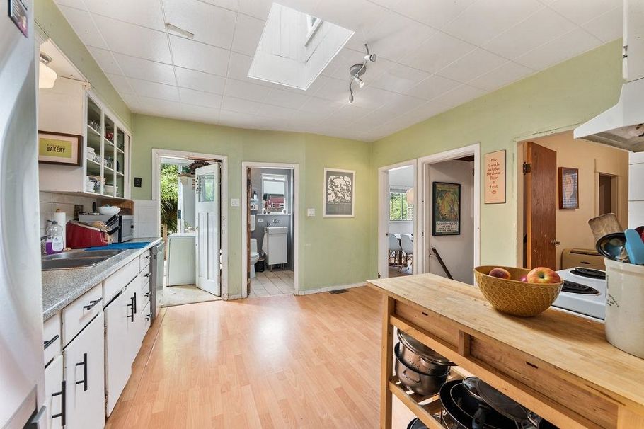 4225 John Street Vancouver, BC - 12