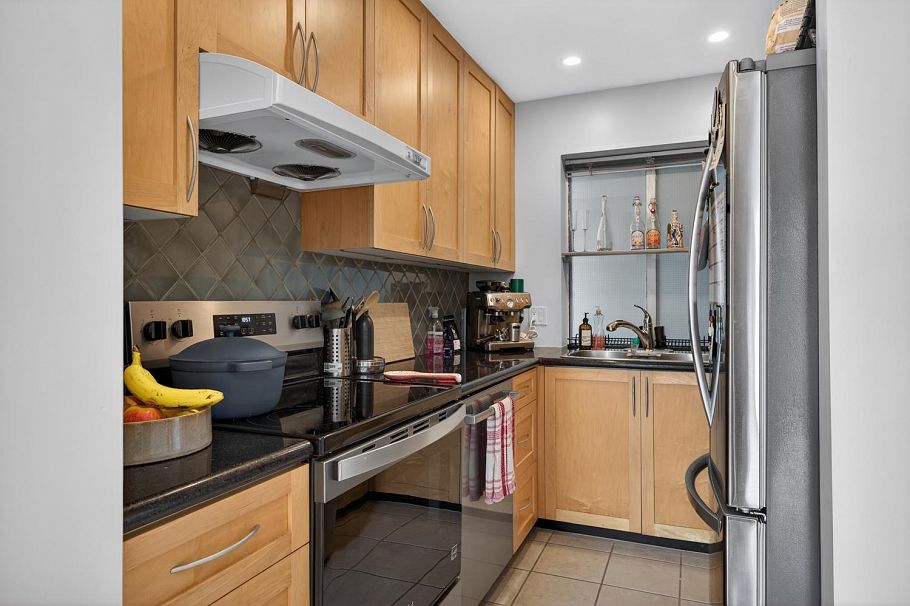 311 1922 W 7th Avenue Vancouver, BC - 4