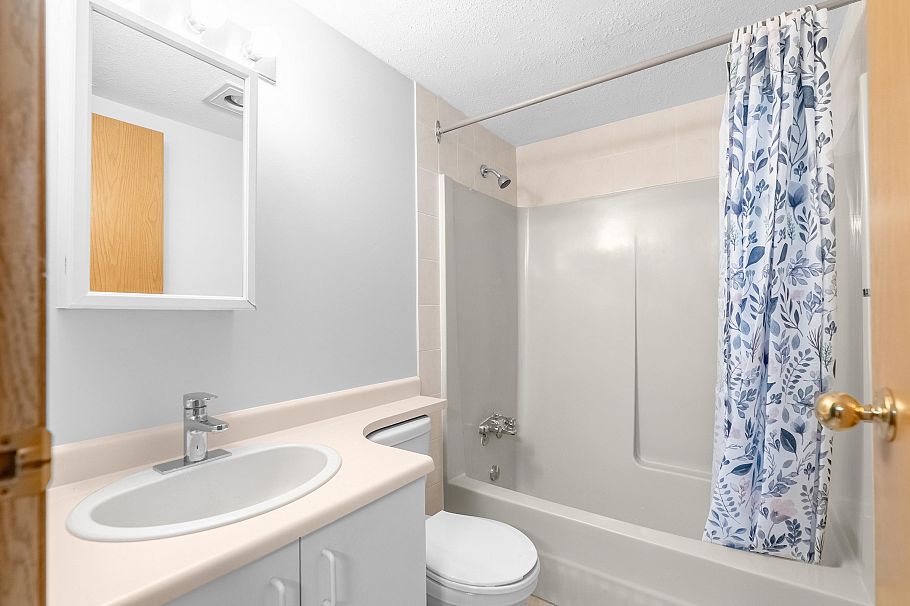 208 2255 Eton Street Vancouver, BC - 22