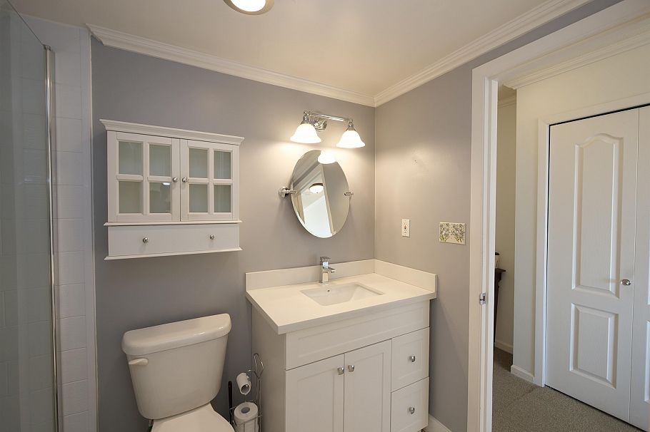 1213 1327 E Keith Road North Vancouver, BC - 11