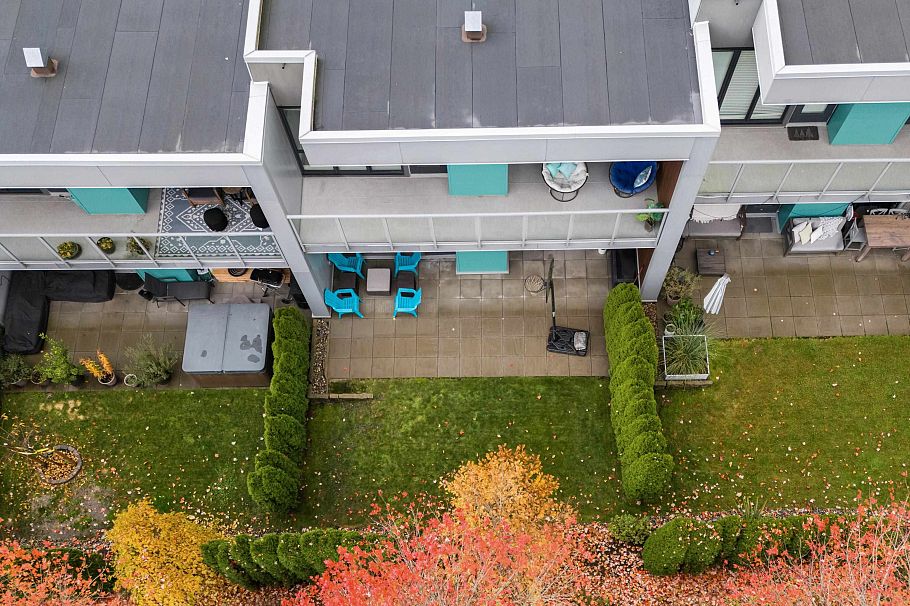 3 3595 Salal Drive North Vancouver, BC - 25