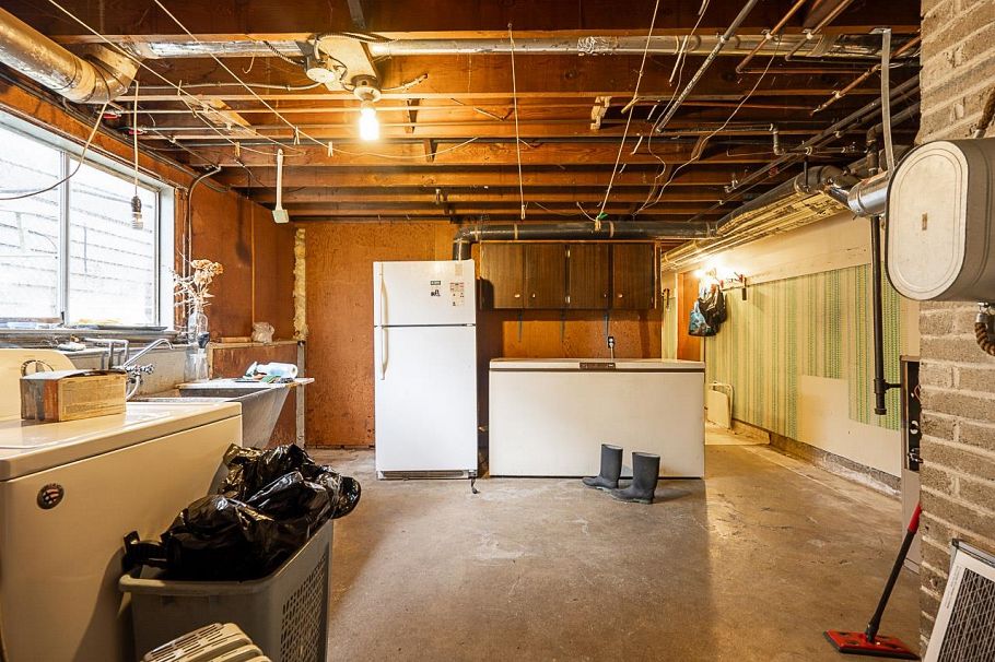 3205 E 3rd Avenue Vancouver, BC - 26