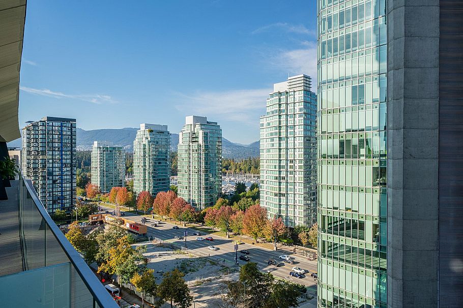 1203 1568 Alberni Street Vancouver, BC - 1