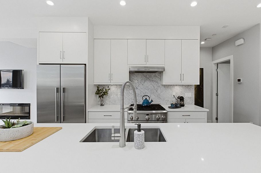 255 E 6th Street North Vancouver, BC - 6