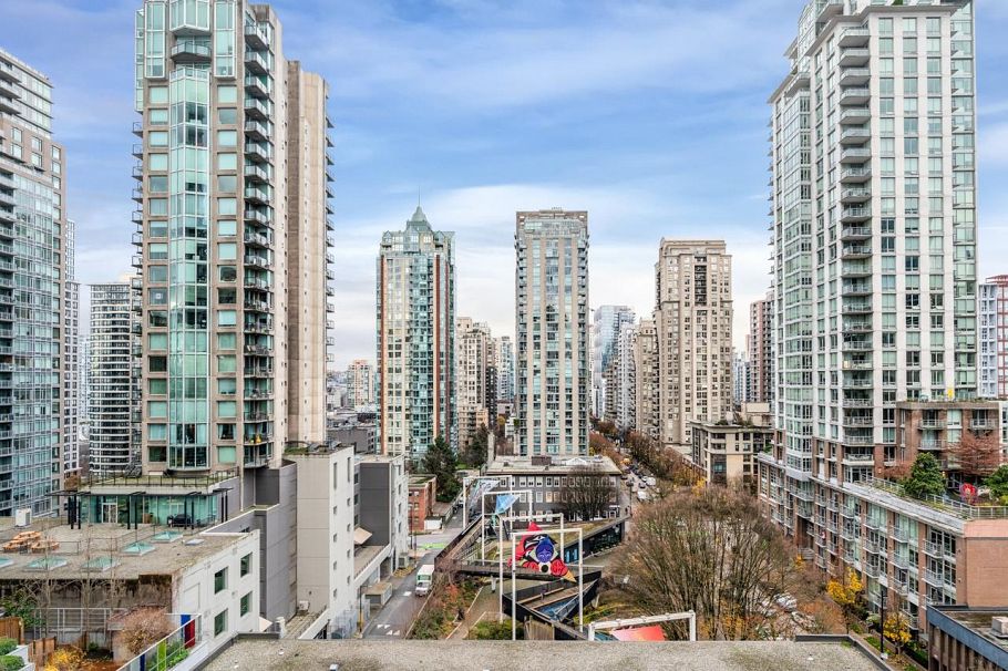907 480 Robson Street Vancouver, BC - 22