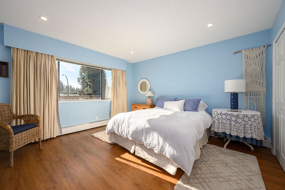 1720 Scott Road North Vancouver, BC - 16