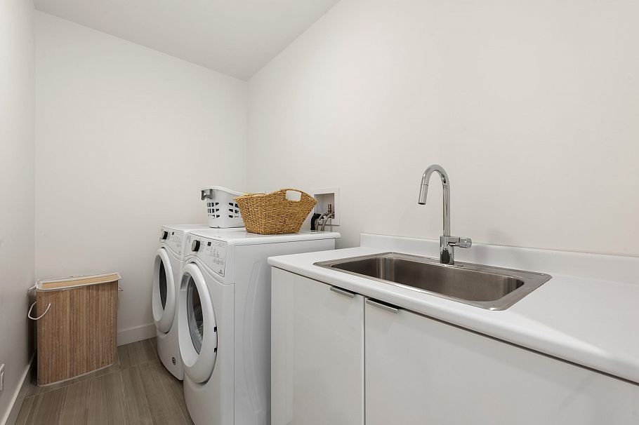 3 3595 Salal Drive North Vancouver, BC - 19