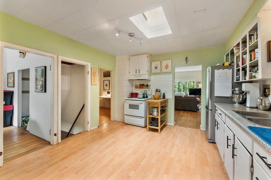 4225 John Street Vancouver, BC - 13