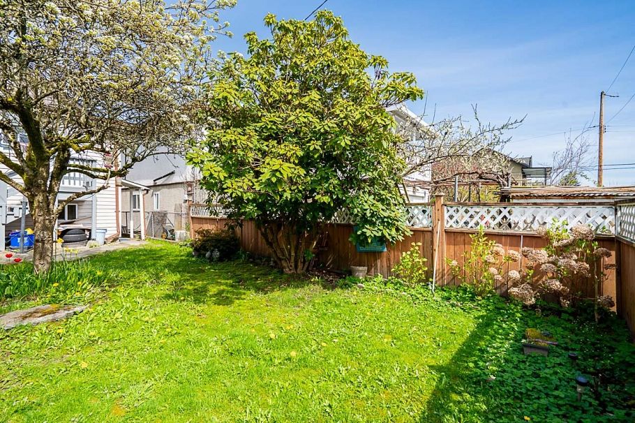 486 E King Edward Avenue Vancouver, BC - 27