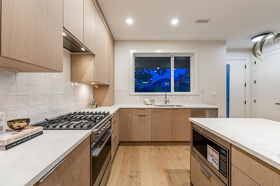 3537 Cambridge Street Vancouver, BC - 9