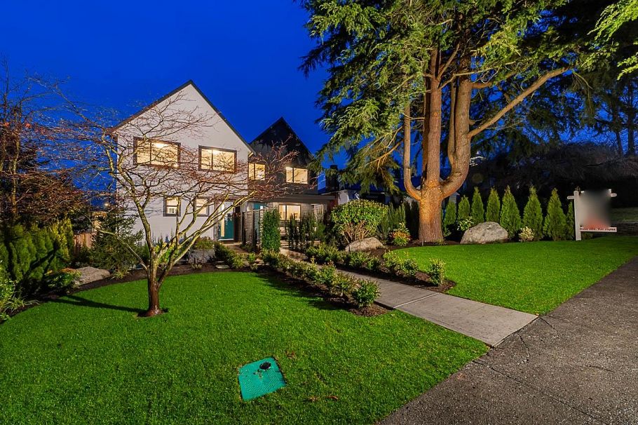 3537 Cambridge Street Vancouver, BC - 2