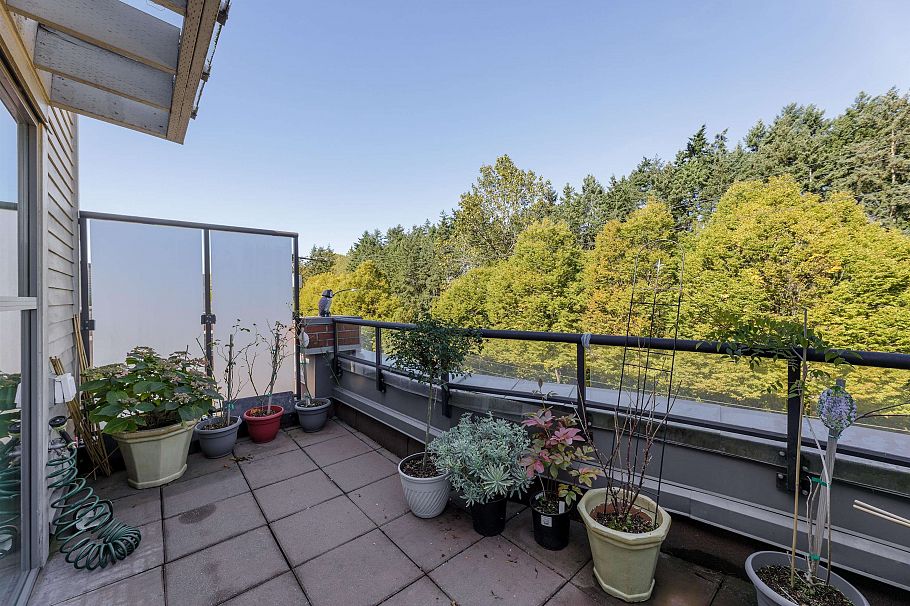 828 W 6th Avenue Vancouver, BC - 14