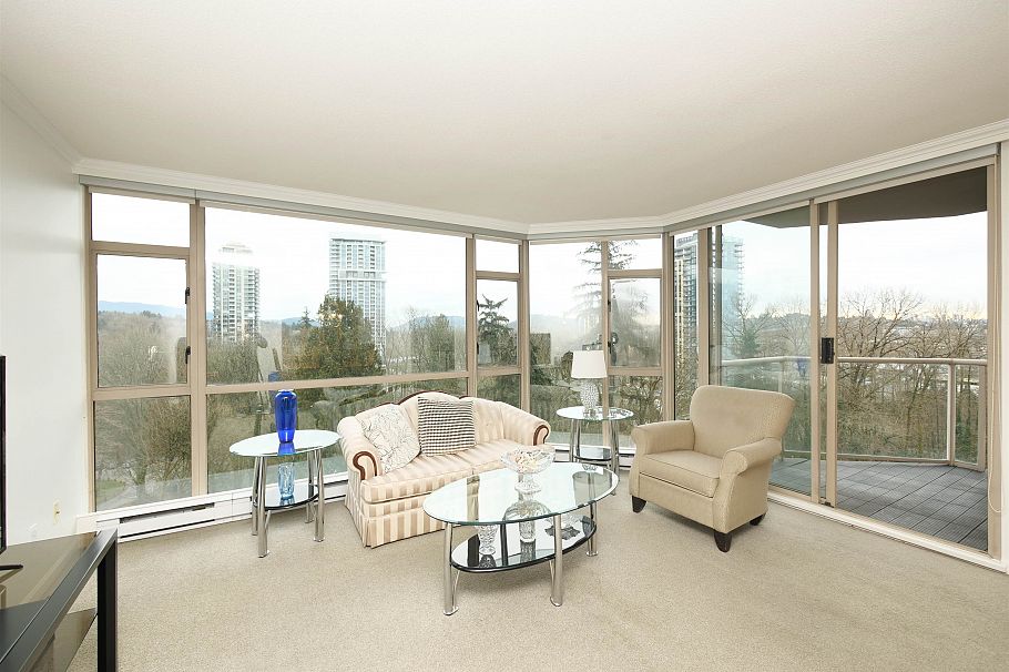 1213 1327 E Keith Road North Vancouver, BC - 4