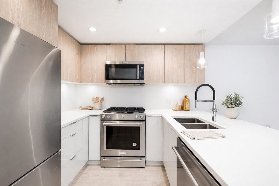 116 108 E 8th Street North Vancouver, BC - 7