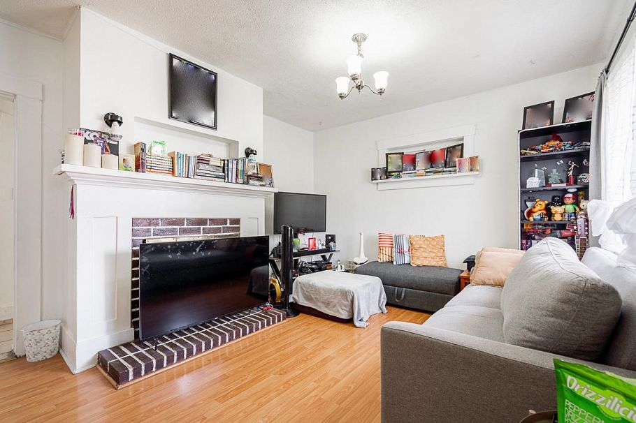 486 E King Edward Avenue Vancouver, BC - 5