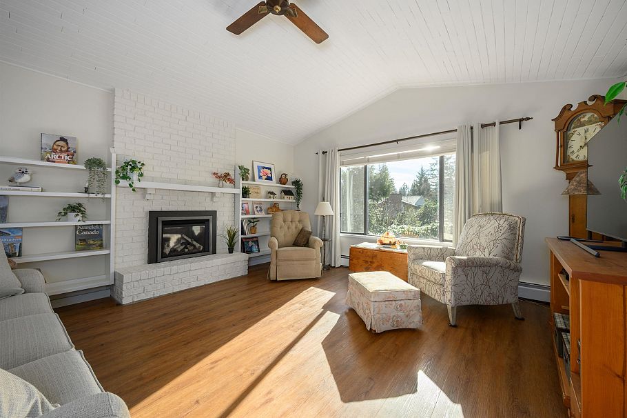 1720 Scott Road North Vancouver, BC - 2