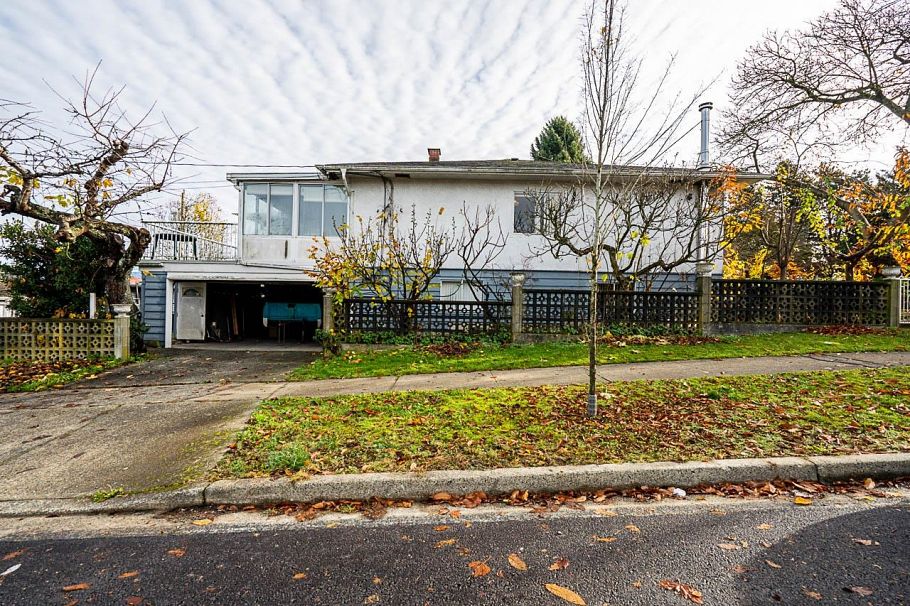 3205 E 3rd Avenue Vancouver, BC - 34