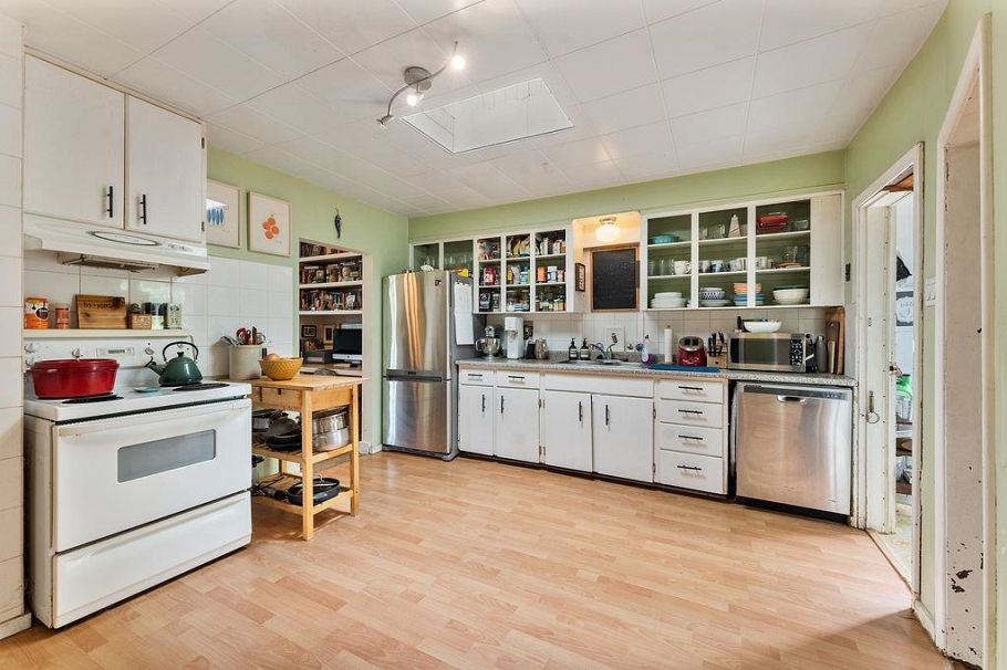 4225 John Street Vancouver, BC - 10