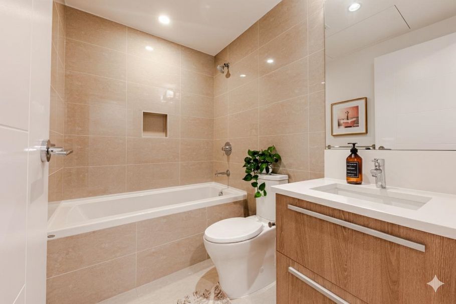 205 1295 Conifer Street North Vancouver, BC - 13