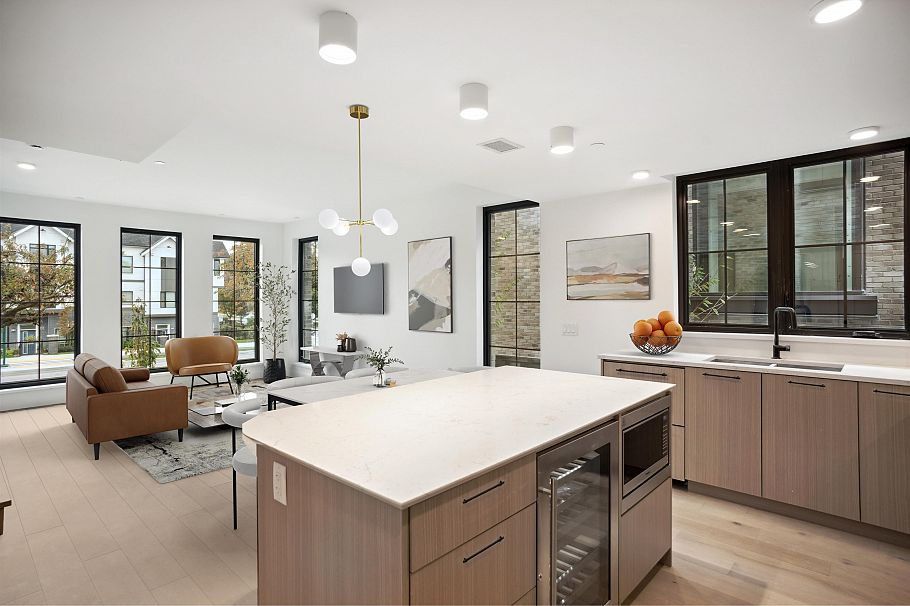 104 157 W King Edward Avenue Vancouver, BC - 2