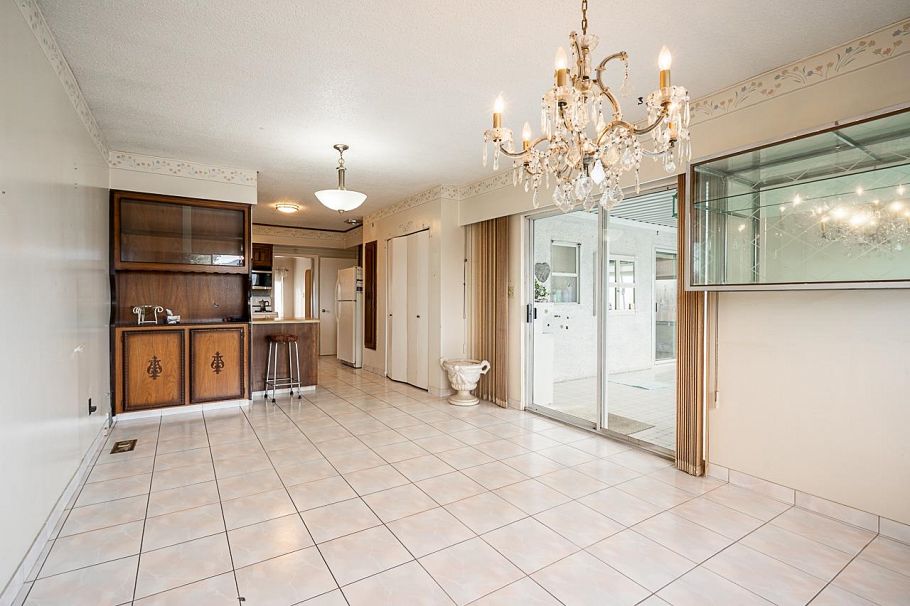 3205 E 3rd Avenue Vancouver, BC - 8