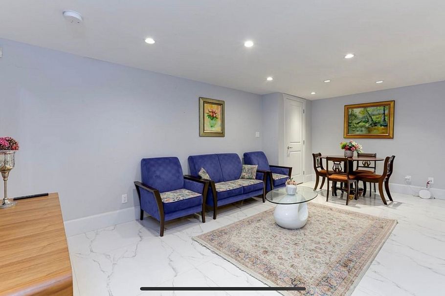 3263 Norwood Avenue North Vancouver, BC - 36