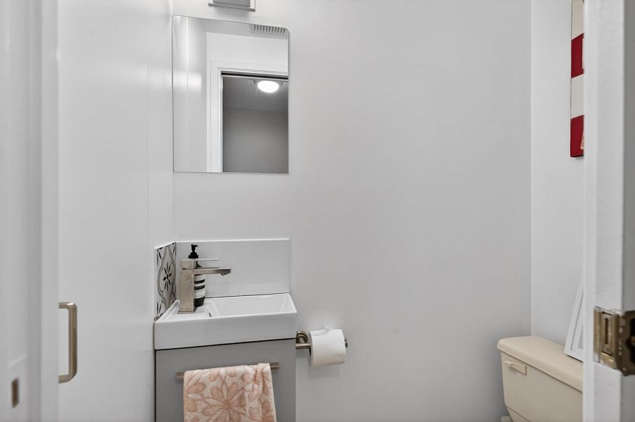 311 1922 W 7th Avenue Vancouver, BC - 12