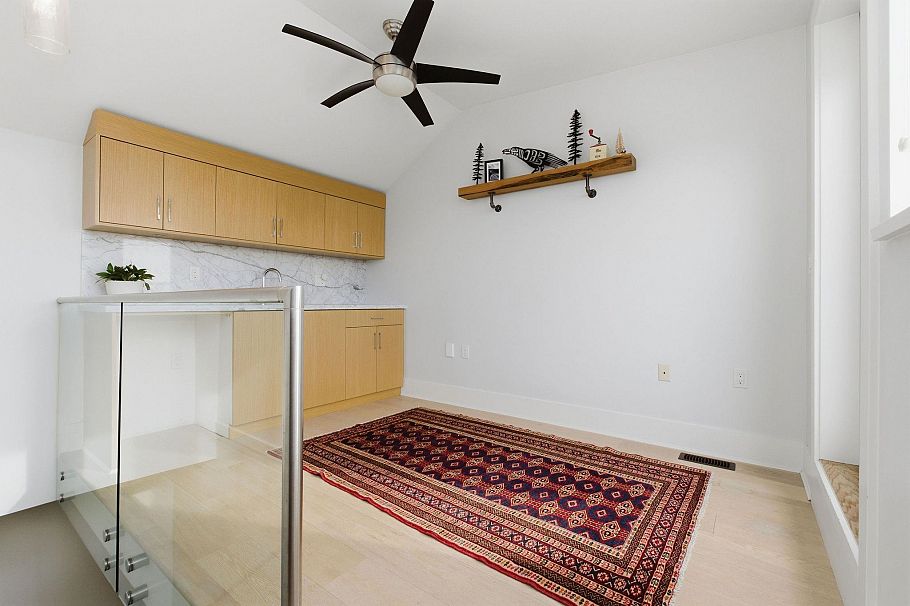 255 E 6th Street North Vancouver, BC - 23