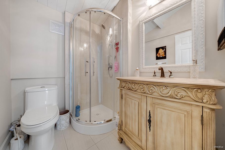 3870 Emerald Drive North Vancouver, BC - 18