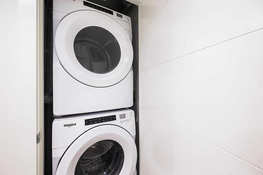 116 108 E 8th Street North Vancouver, BC - 9